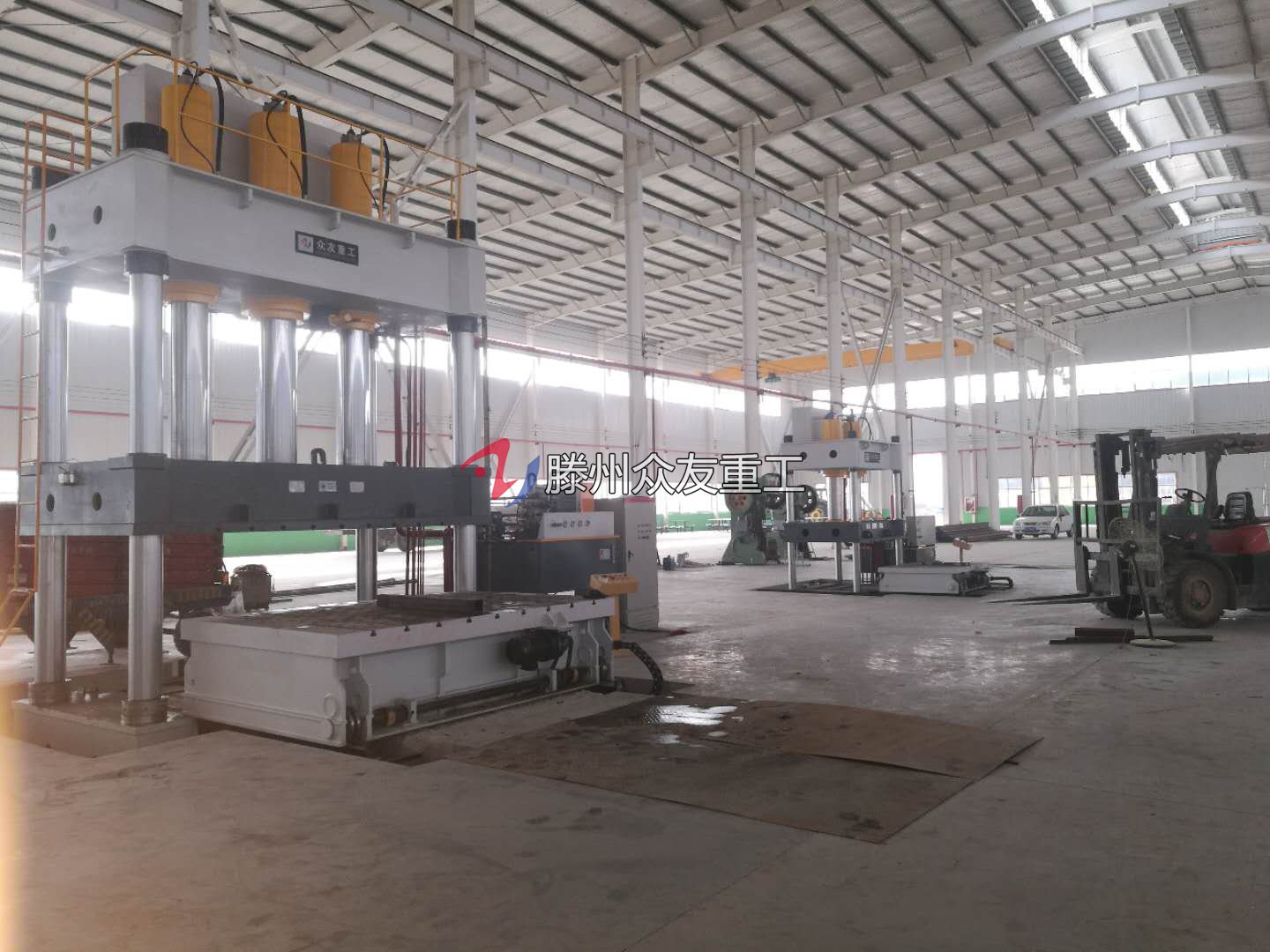 1000噸移動(dòng)工作臺(tái)液壓機(jī) 1000t金屬拉伸成型液壓機(jī)