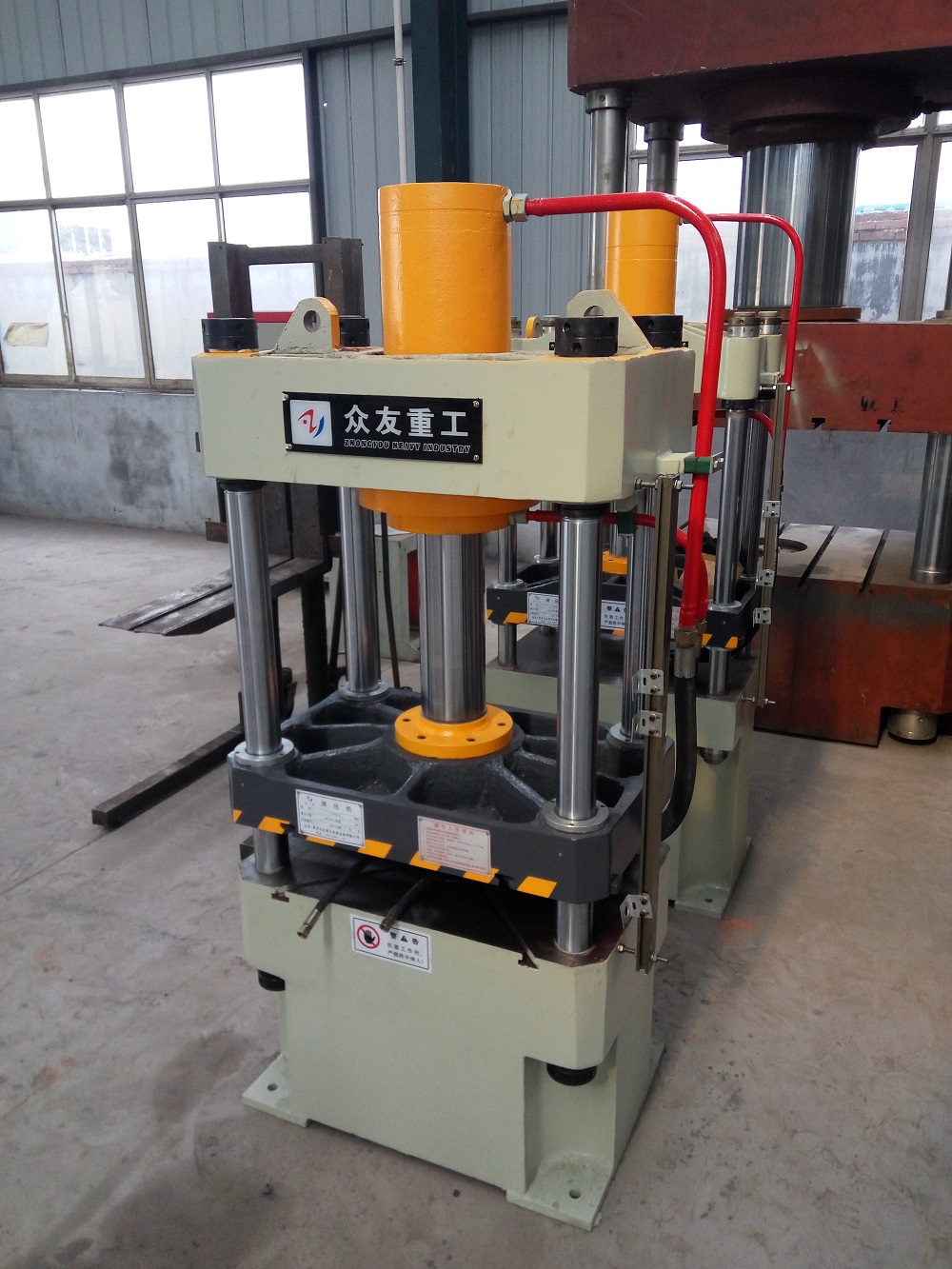 100噸三梁四柱液壓機 100T常規(guī)鑄鋼件油壓機