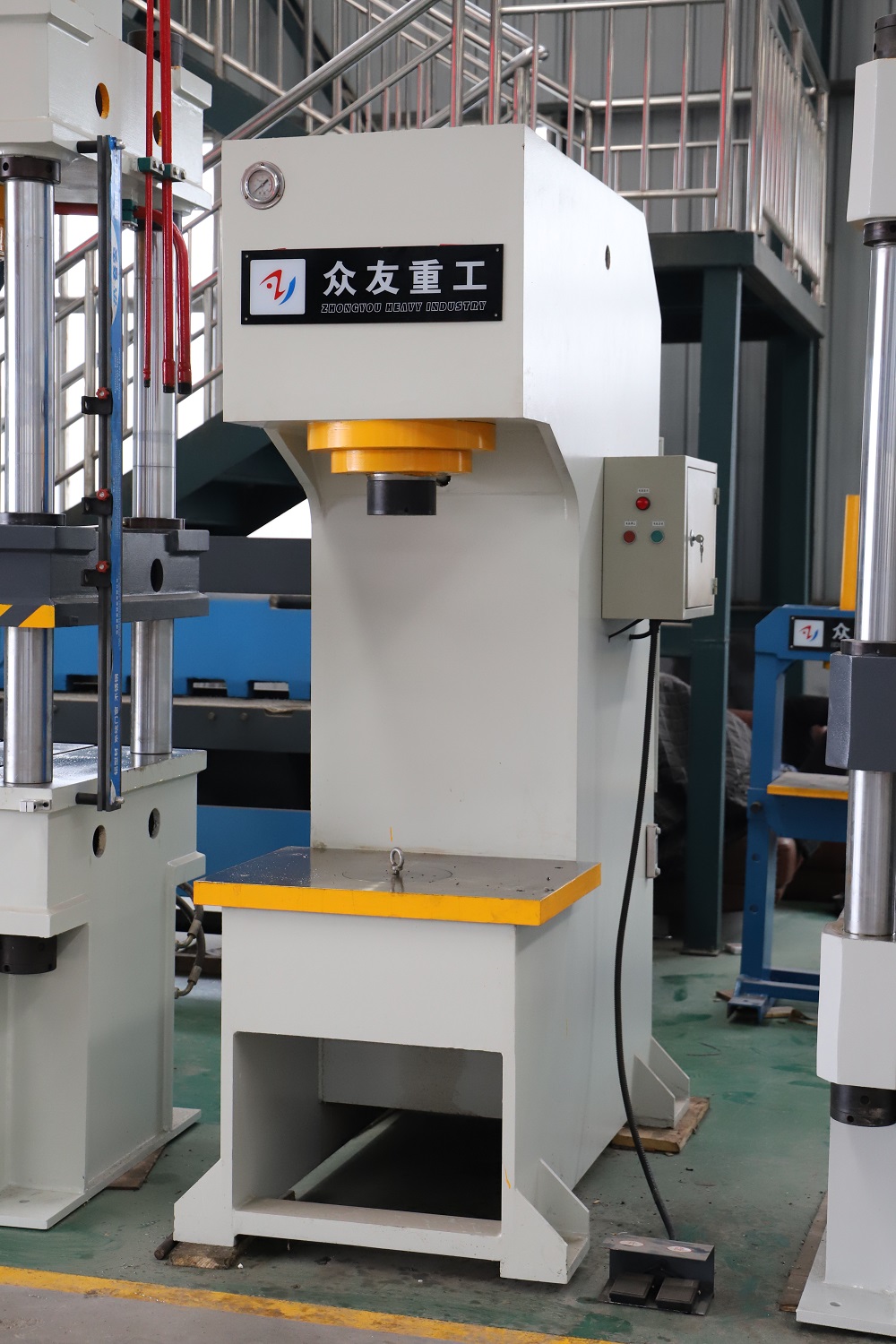 63噸單柱液壓機(jī) 63T單臂液壓機(jī)
