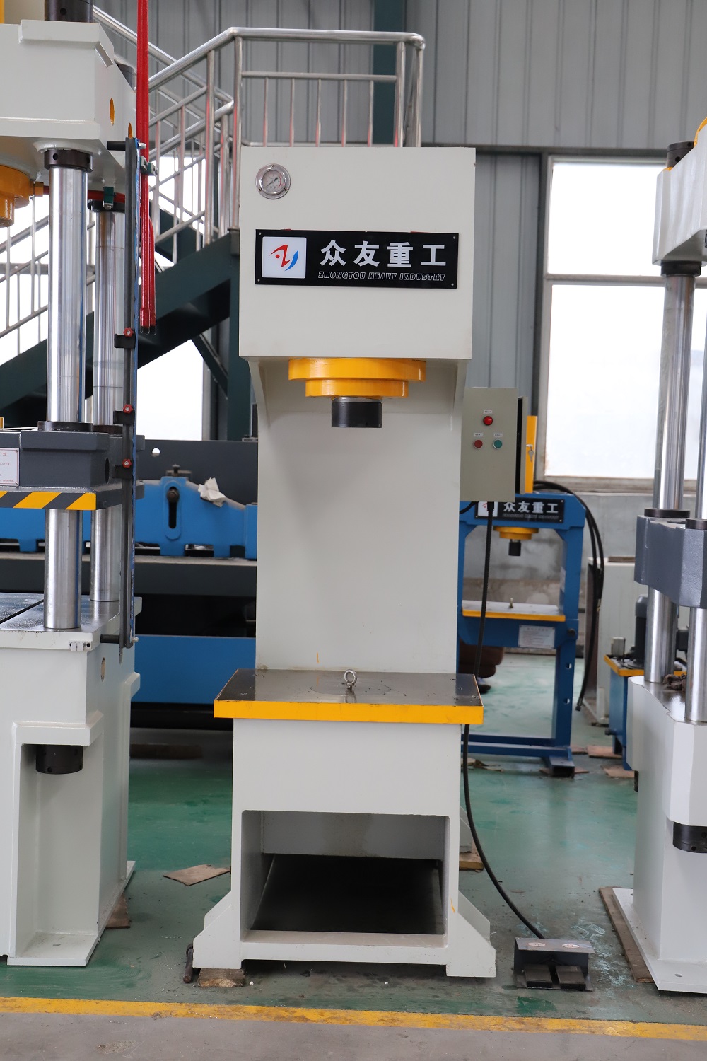63噸單柱液壓機(jī) 63T單臂液壓機(jī)