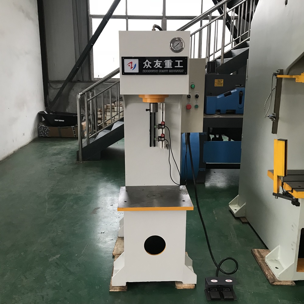 單臂液壓機細節(jié)圖